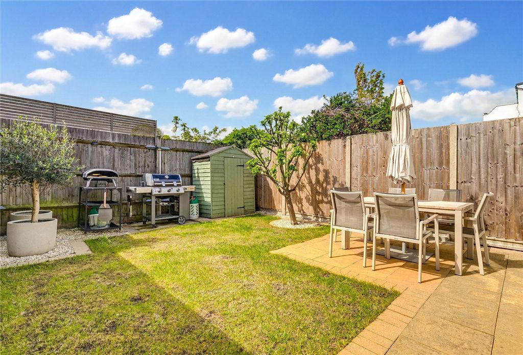 Property photo 2 of 9 Picture No. 22