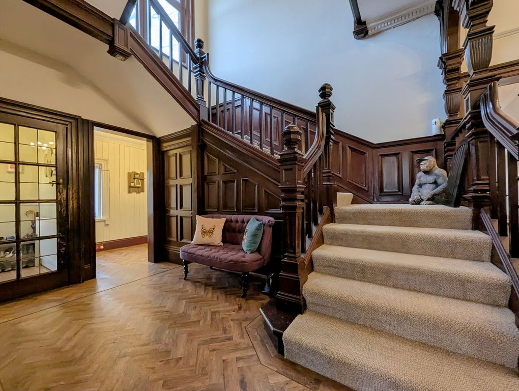 Property photo 1 of 38