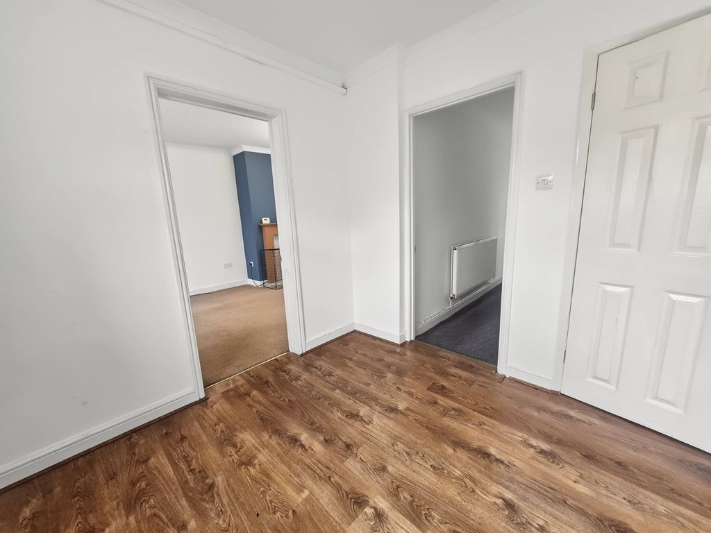 Property photo 3 of 9 Dining Room