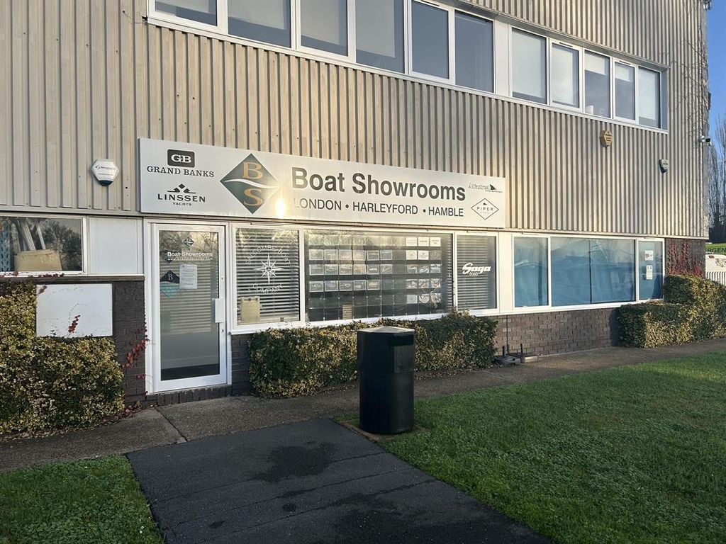 Property photo 1 of 7 Photo