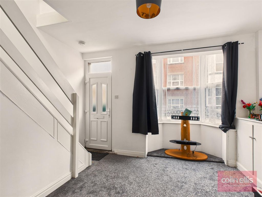 Property photo 3 of 13 Cam05075G0-Pr0249-Still003.Jpg