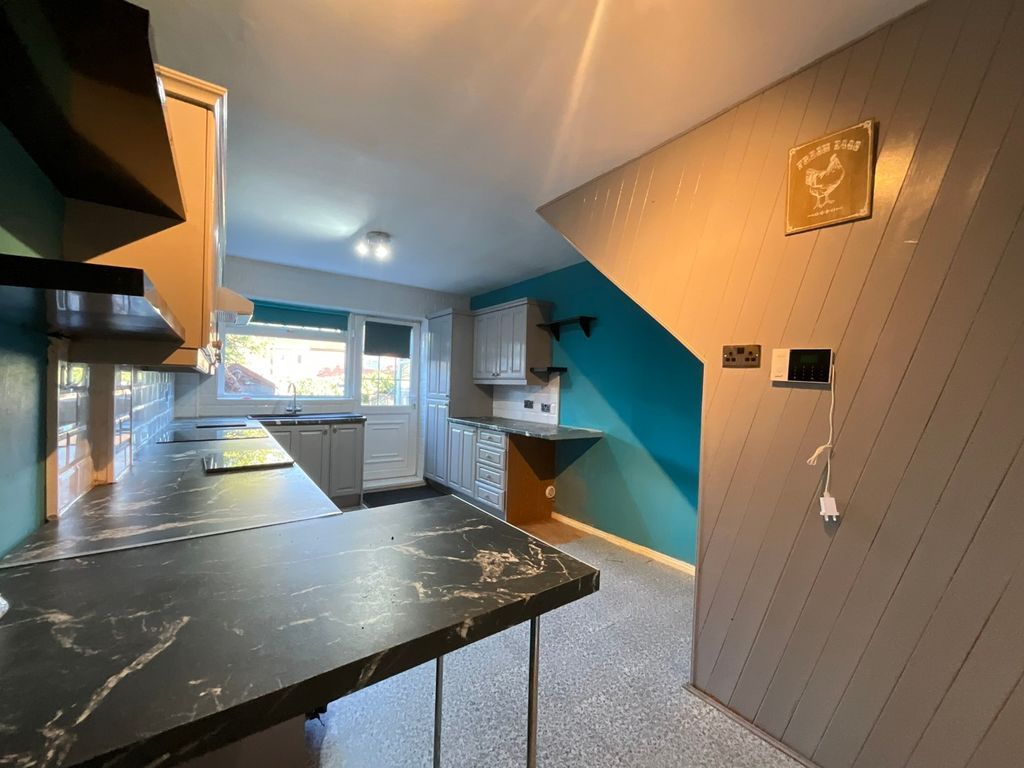 Property photo 3 of 16 4328346