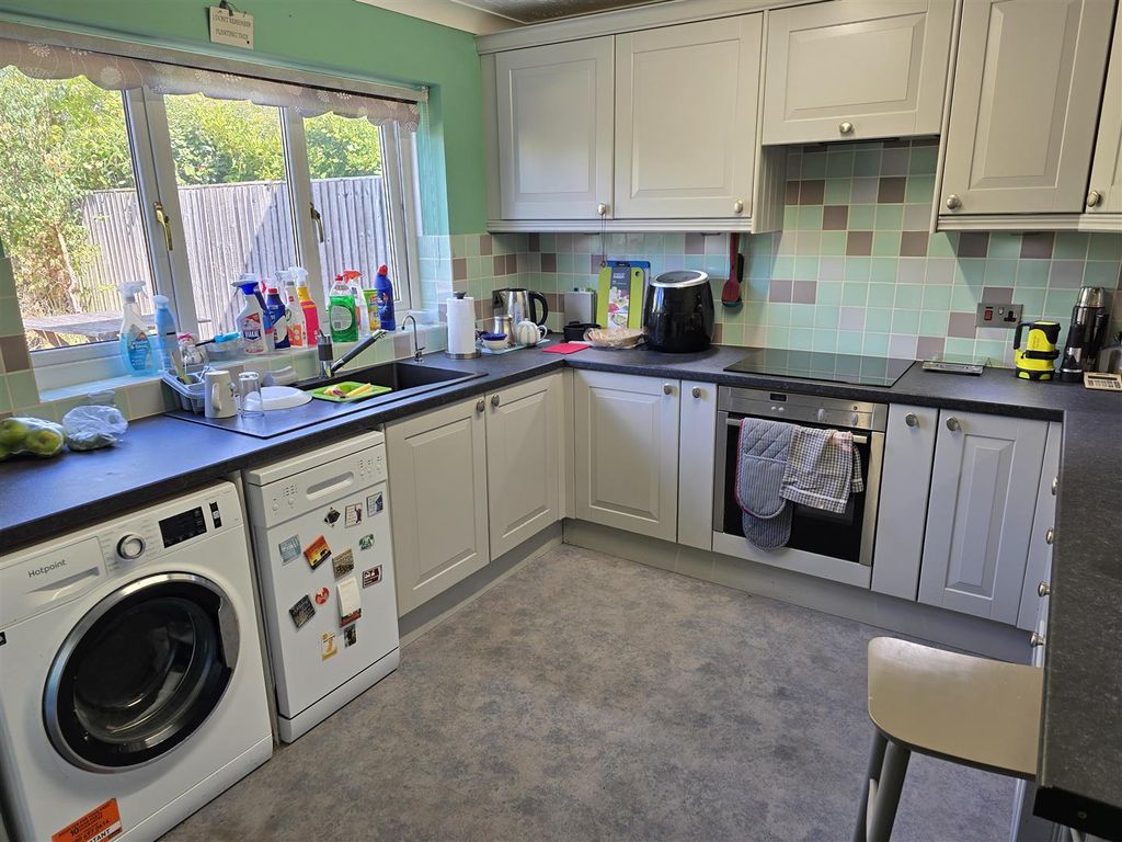 Property photo 2 of 13 Kitchen 1.Jpg