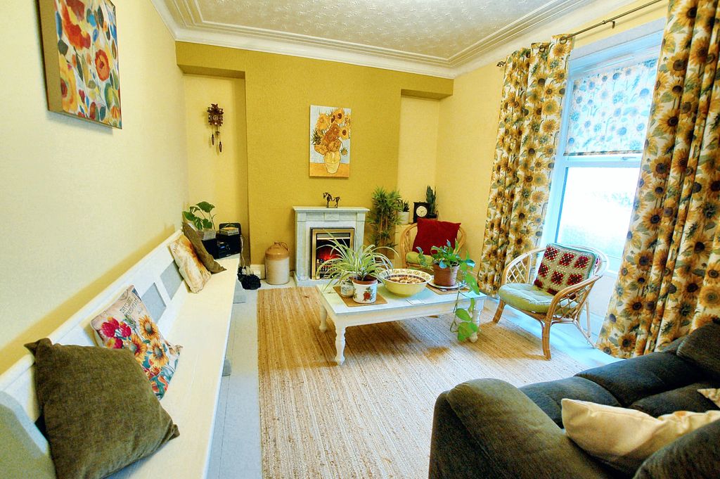 Property photo 2 of 5