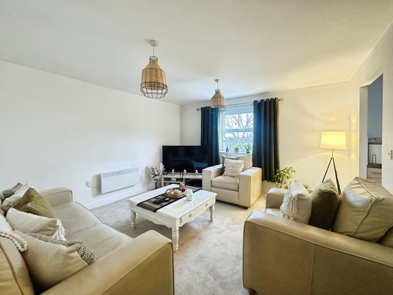 Property photo 2 of 7 Lounge