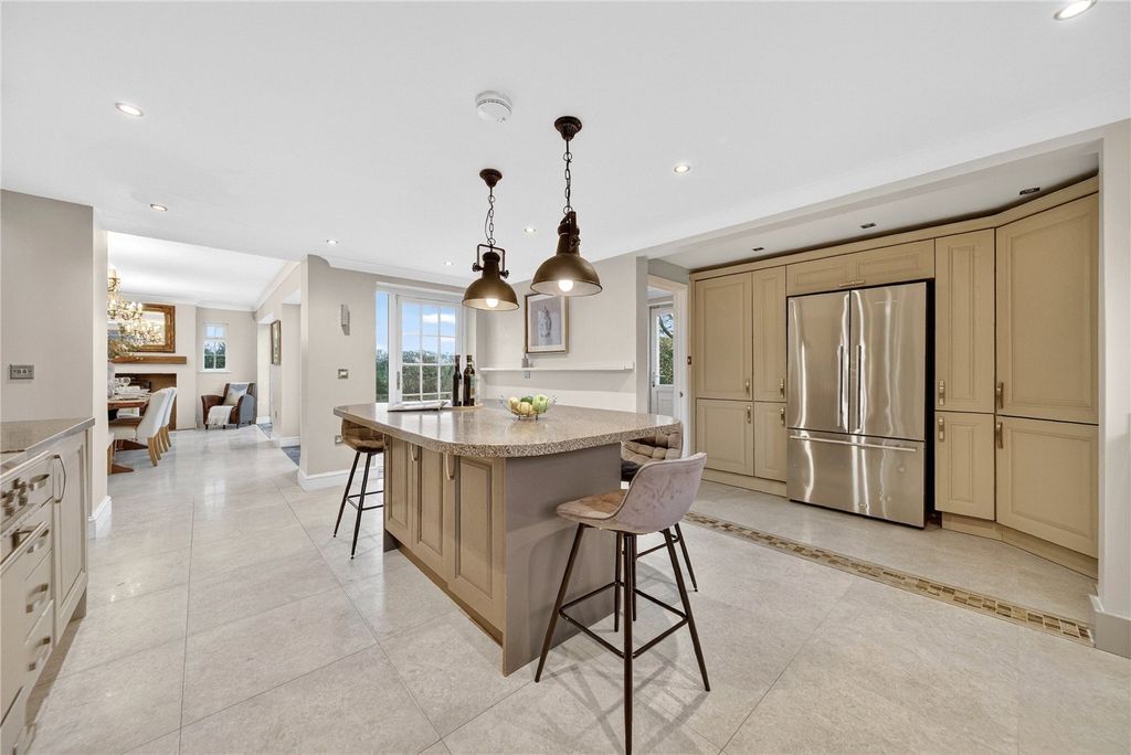 Property photo 2 of 14 Dining Kitchen