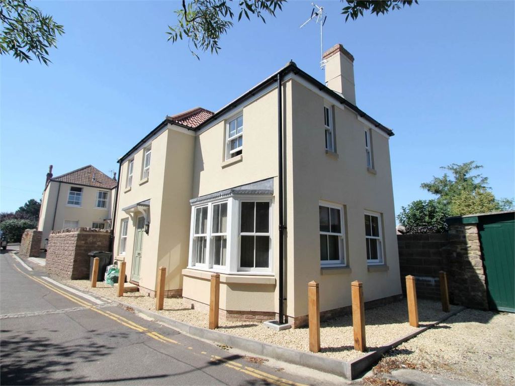 Property photo 1 of 11 Master Front