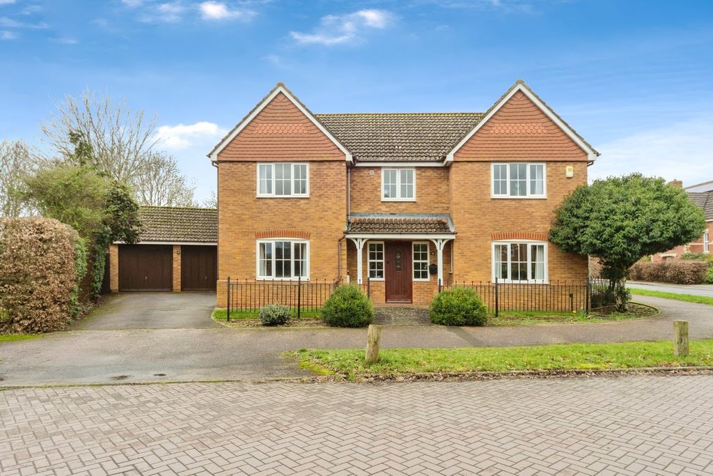 Property photo 1 of 32