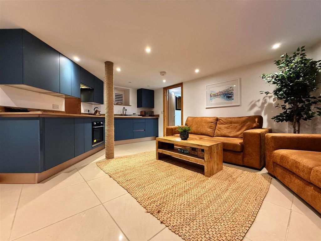 Property photo 2 of 13 Livign Towards Kitchen.Jpg