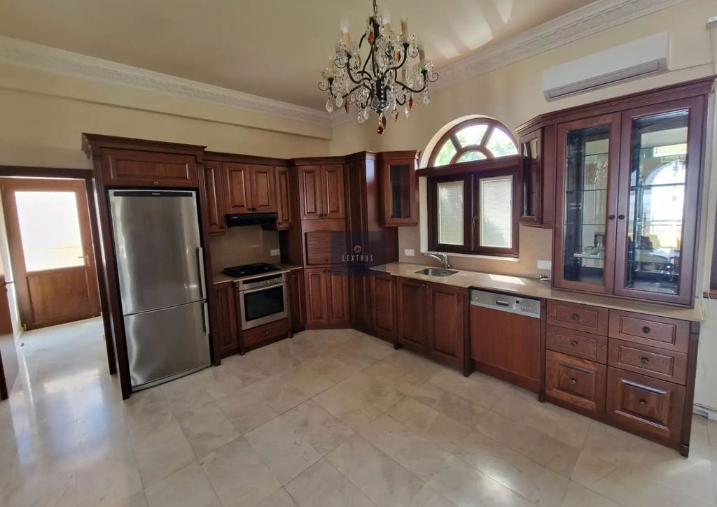 Property photo 3 of 5