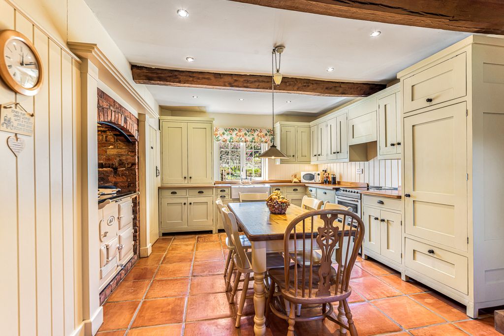 Property photo 3 of 35