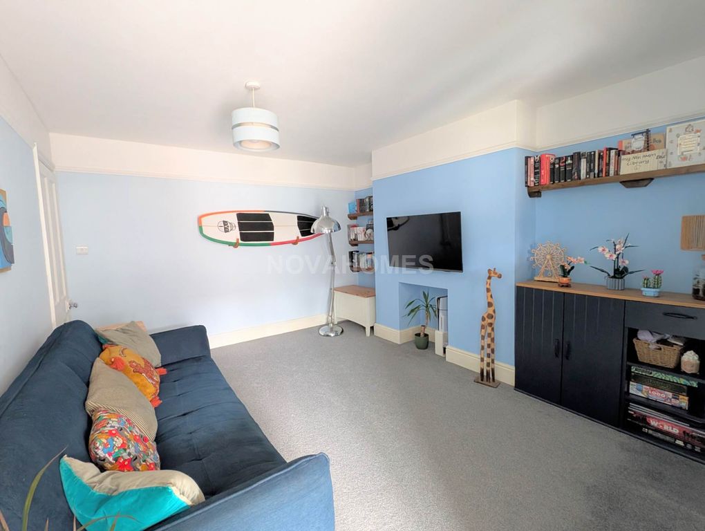 Property photo 3 of 12