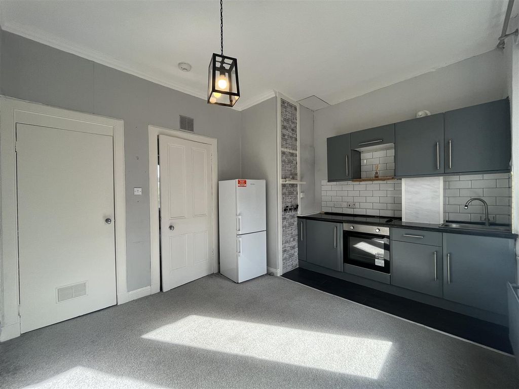 Property photo 3 of 8 3.Jpg