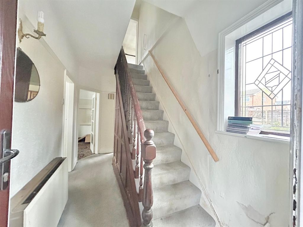 Property photo 2 of 11 Hall.Jpg