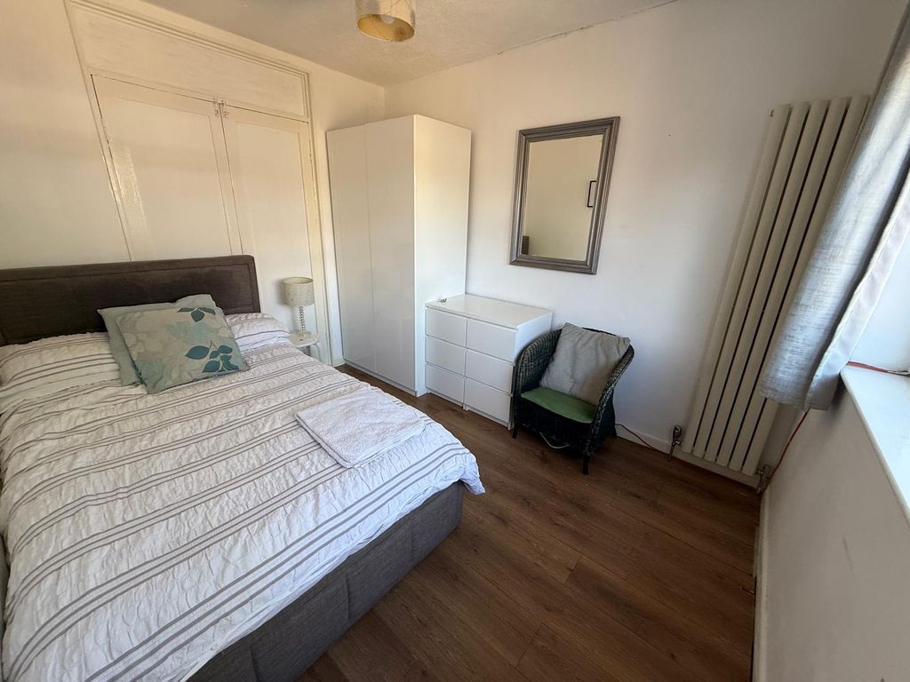 Property photo 2 of 8 Ground Floor Rear Bedroom