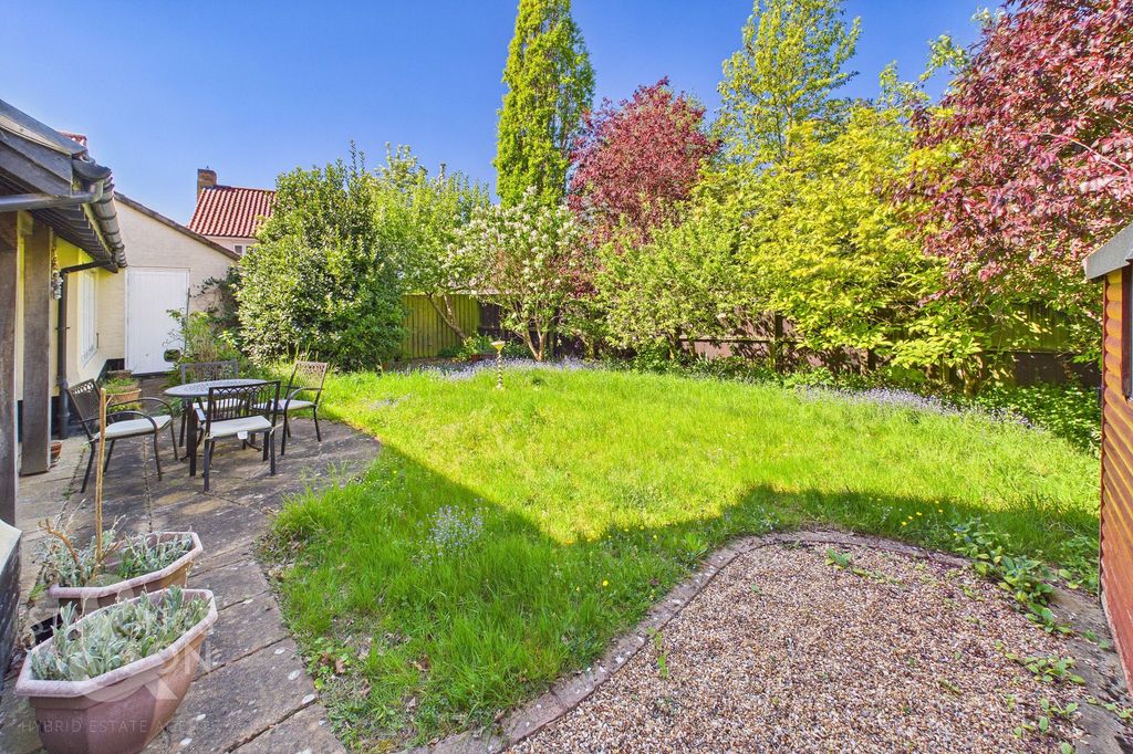 Property photo 2 of 23