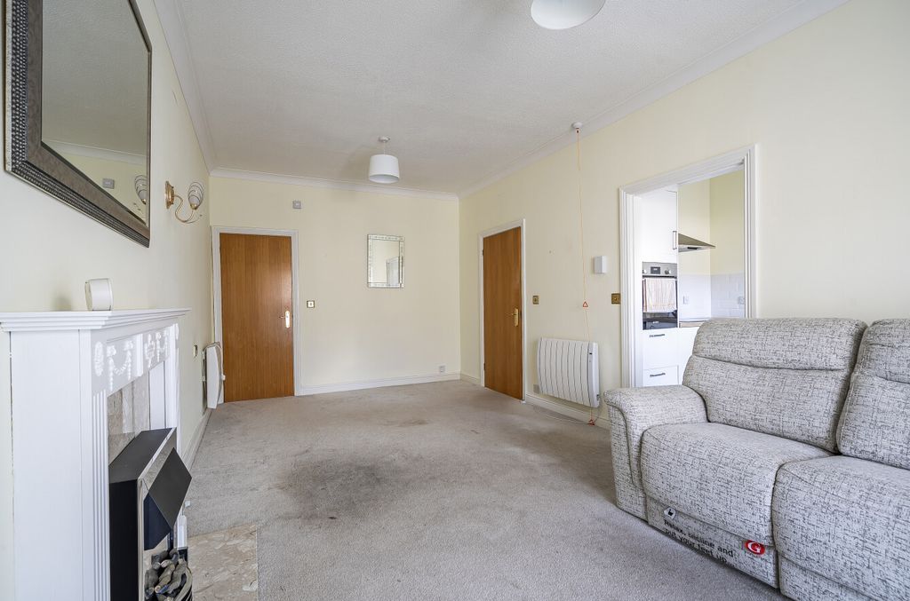 Property photo 1 of 18 1329530-3-6888E3c...