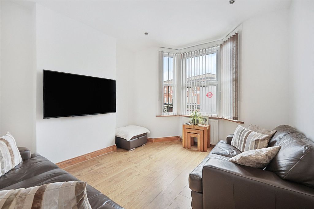 Property photo 2 of 18 Picture No. 09