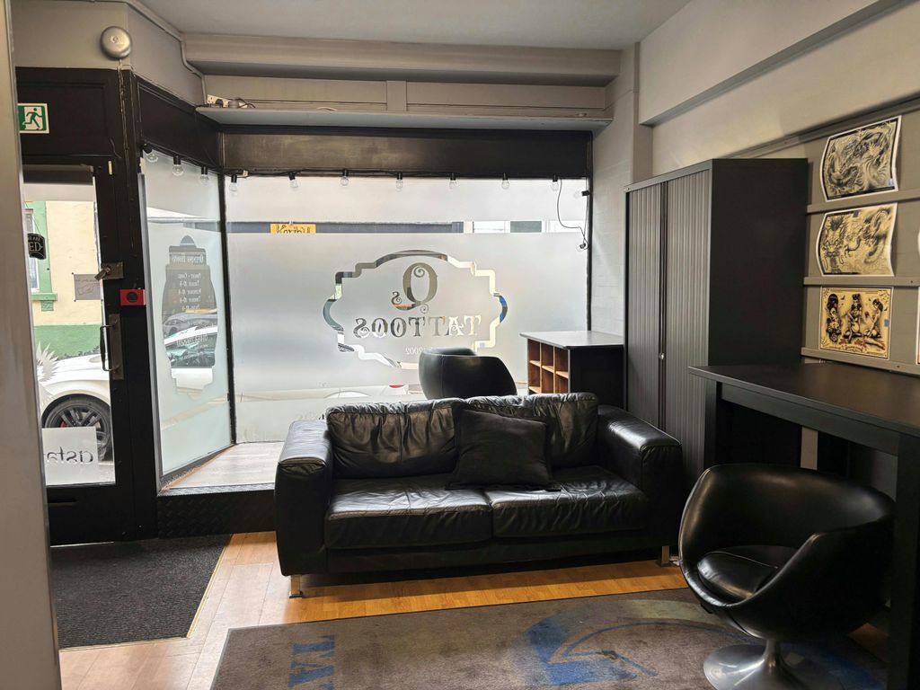 Property photo 2 of 3 Int 1.Jpg