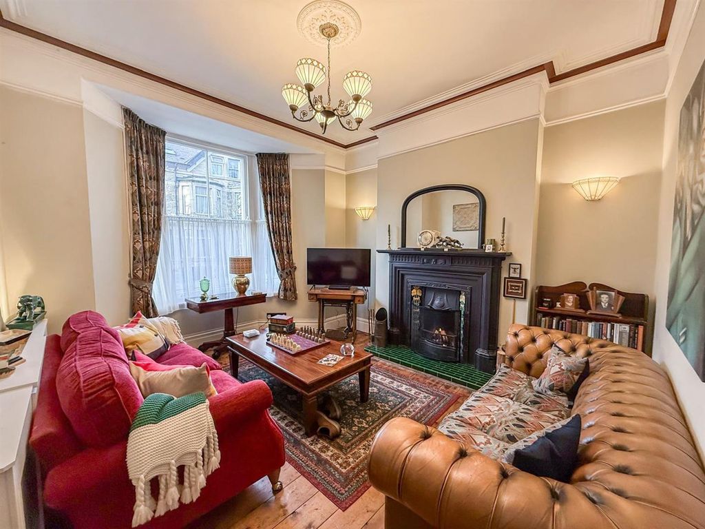 Property photo 2 of 23