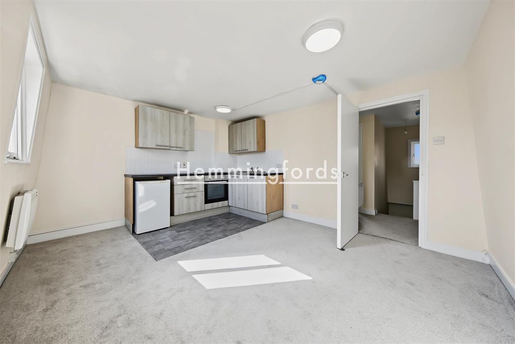 Property photo 3 of 15 Wilmington Square WC1X-9.Jpg