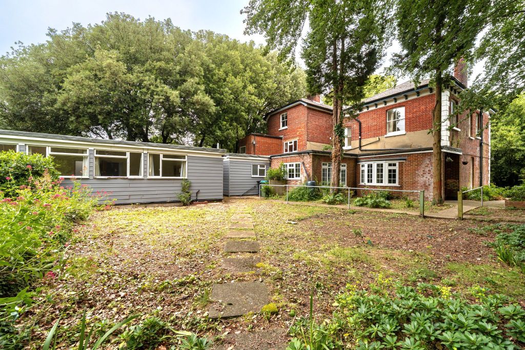 Property photo 2 of 51