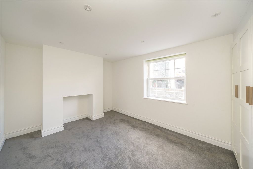Property photo 3 of 5 Picture No. 04