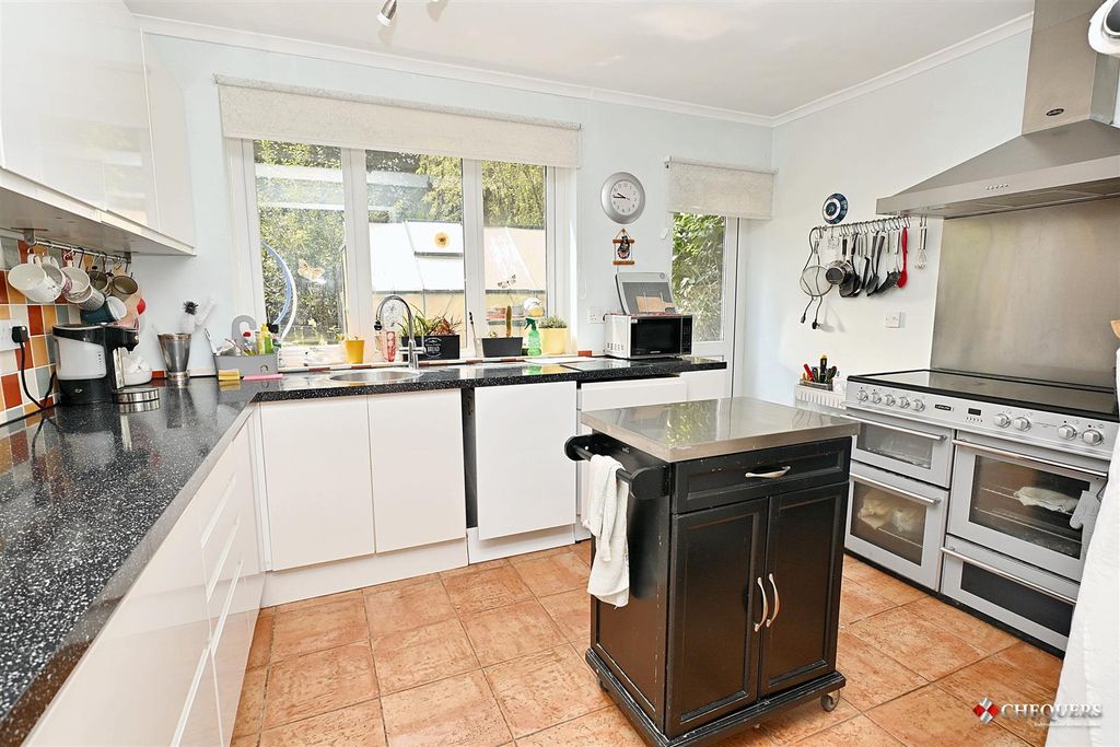 Property photo 2 of 24 Kitchen