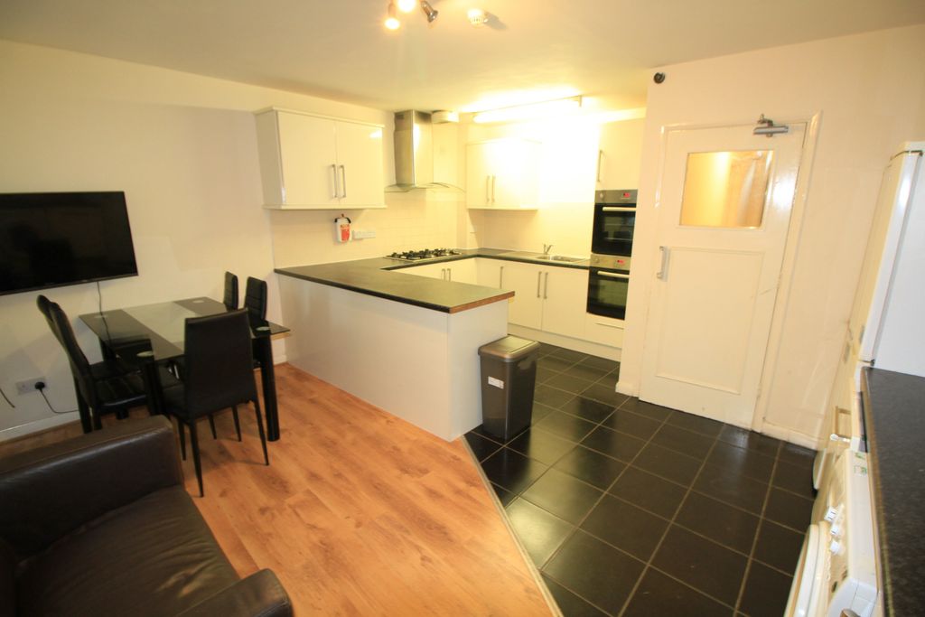 Property photo 1 of 25