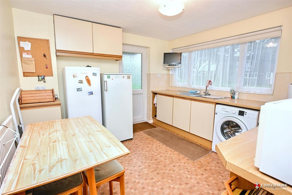 Property photo 2 of 23 Kitchen