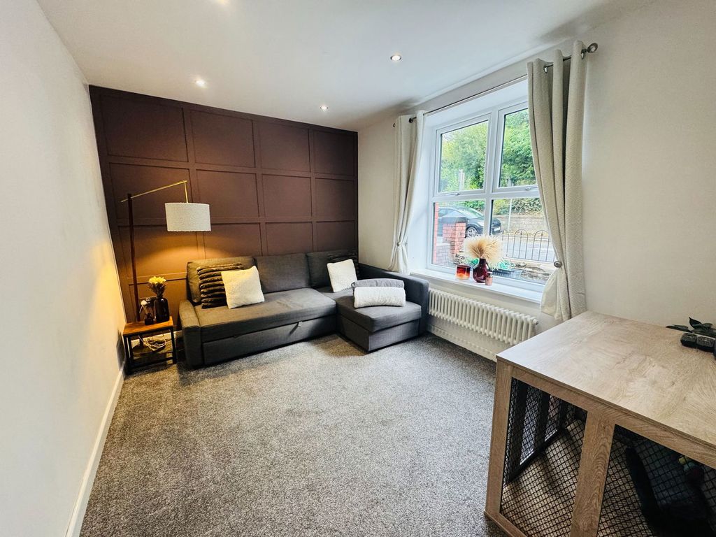 Property photo 2 of 43