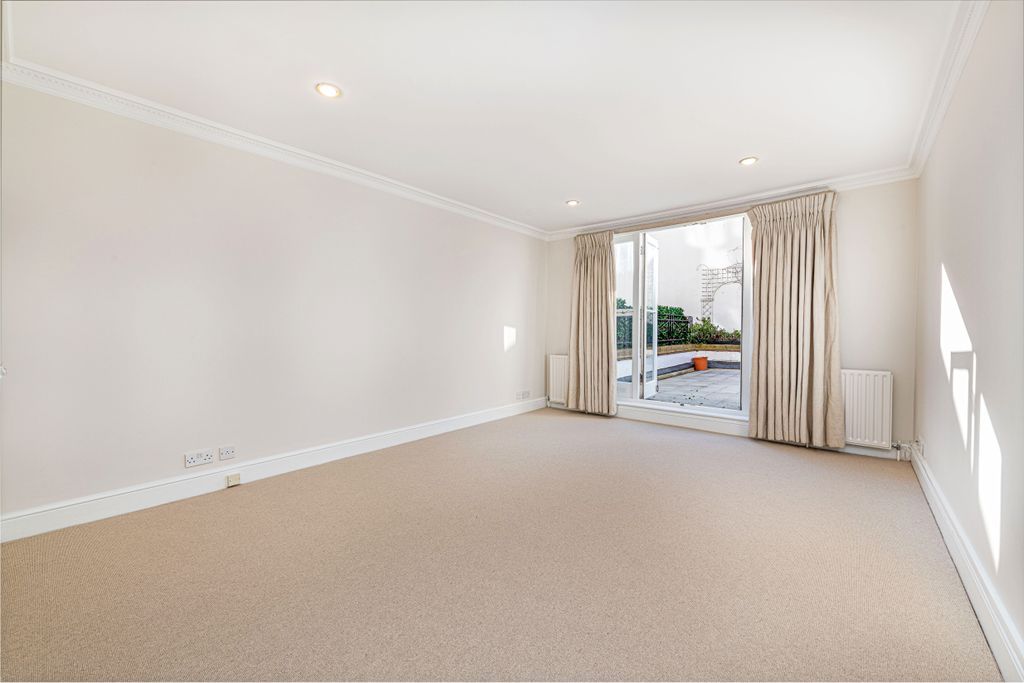 Property photo 2 of 8 40 Cranley Gardens Bed 3