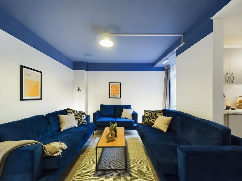 Property photo 2 of 22 A Stylish And Spacious Modern Living Room, Perfect...