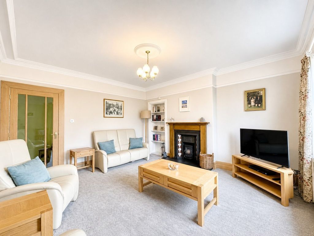 Property photo 3 of 34