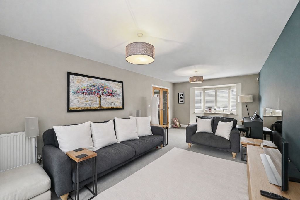 Property photo 2 of 25