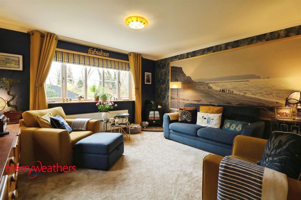 Property photo 2 of 26 Lounge