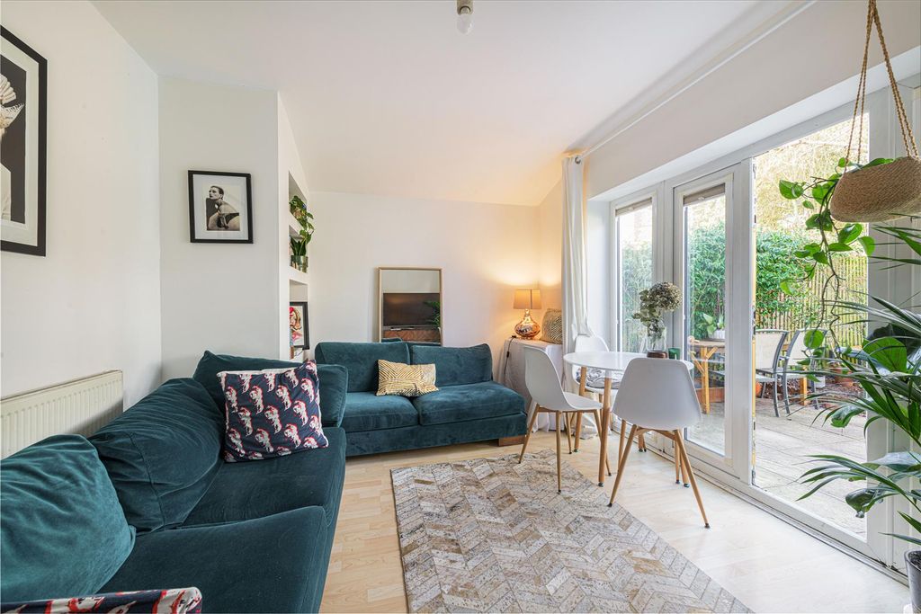 Property photo 2 of 10