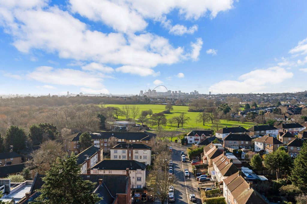 Property photo 2 of 13