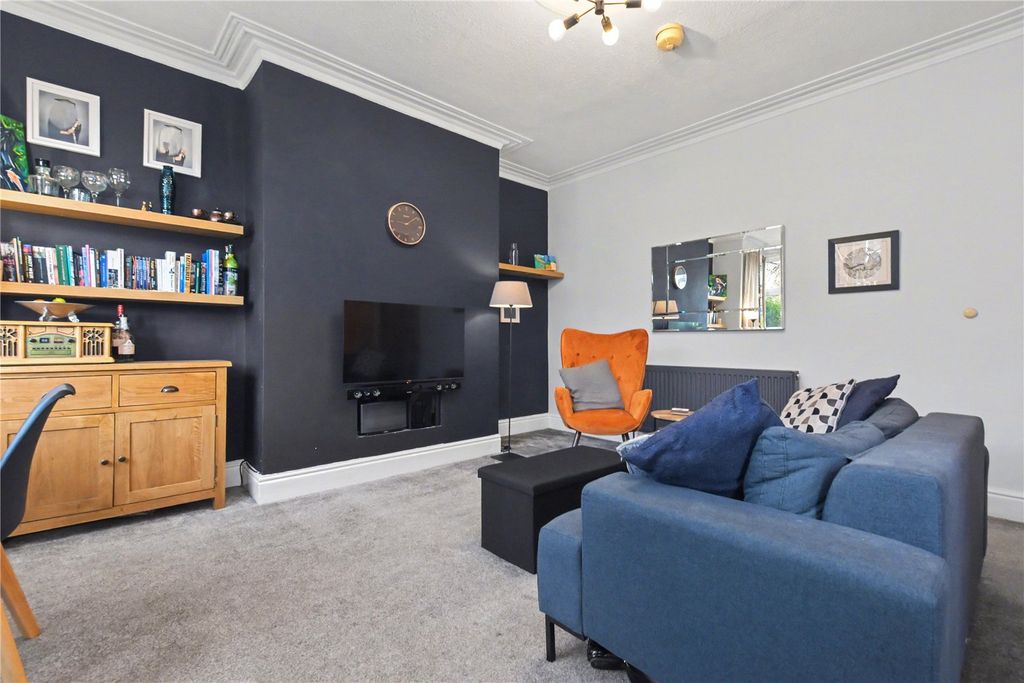 Property photo 2 of 16 Picture 2