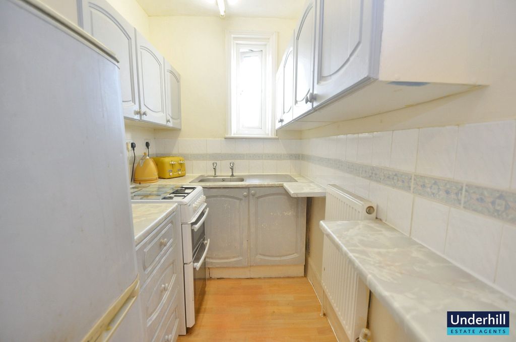 Property photo 3 of 13 Kitchen