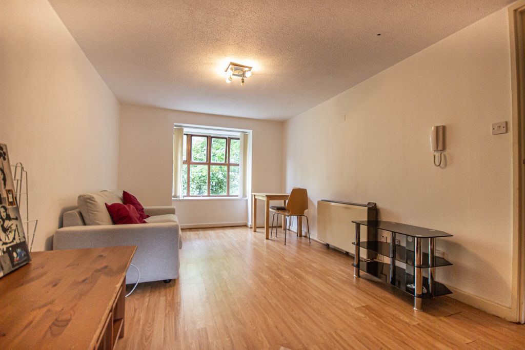 Property photo 3 of 10 2