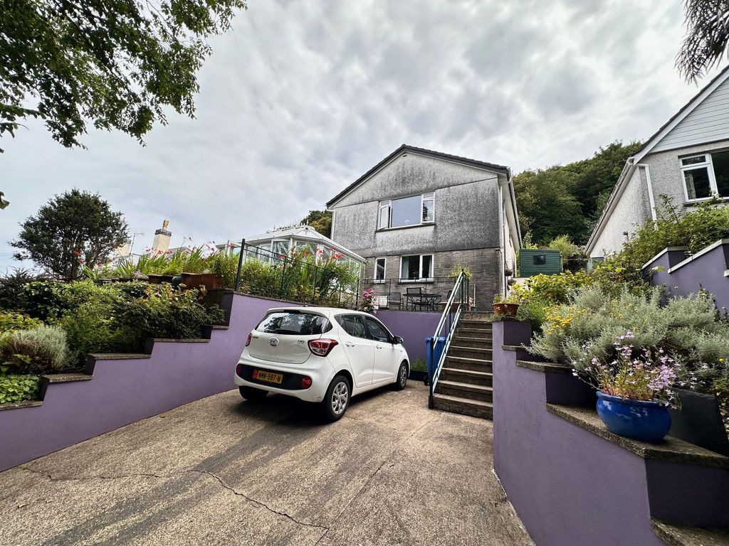 Property photo 2 of 22