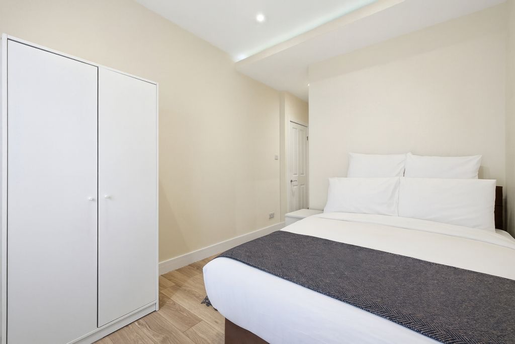 Property photo 3 of 19 Bedroom Made Bed