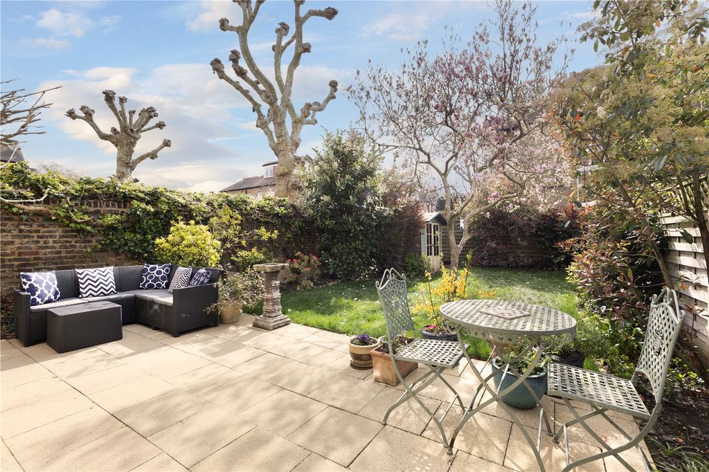 Property photo 2 of 9 Picture No. 16