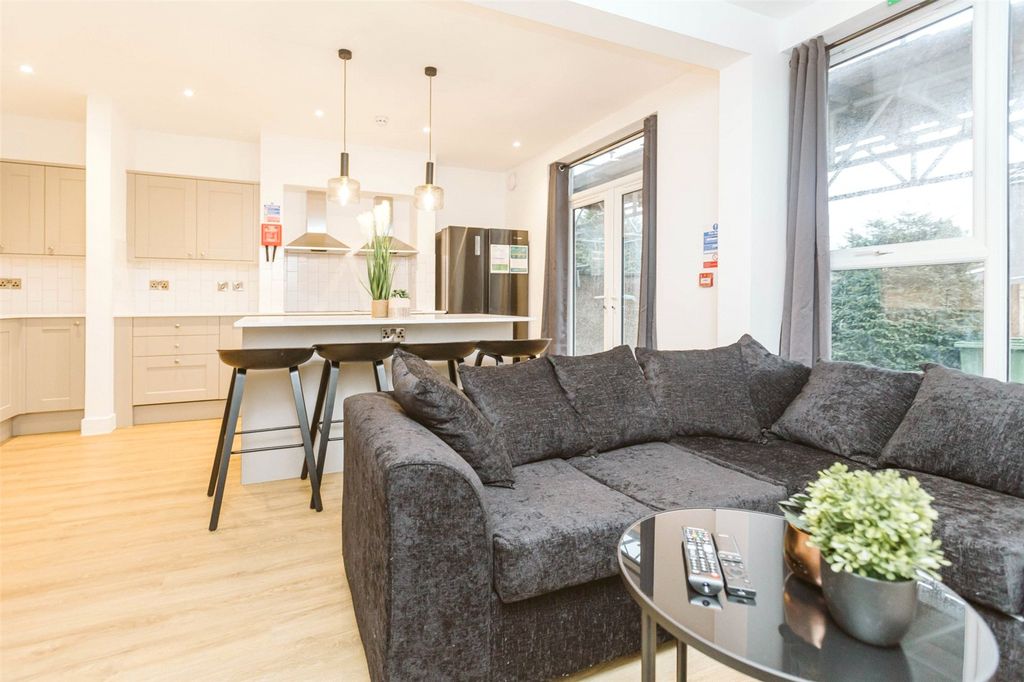 Property photo 2 of 12 Picture No. 06