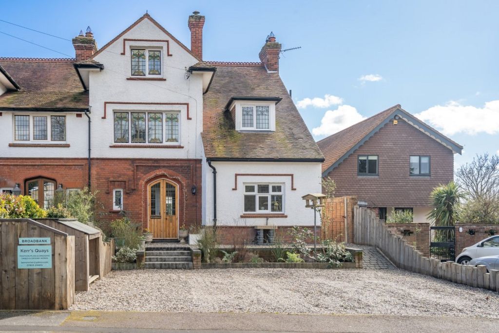 Property photo 1 of 33