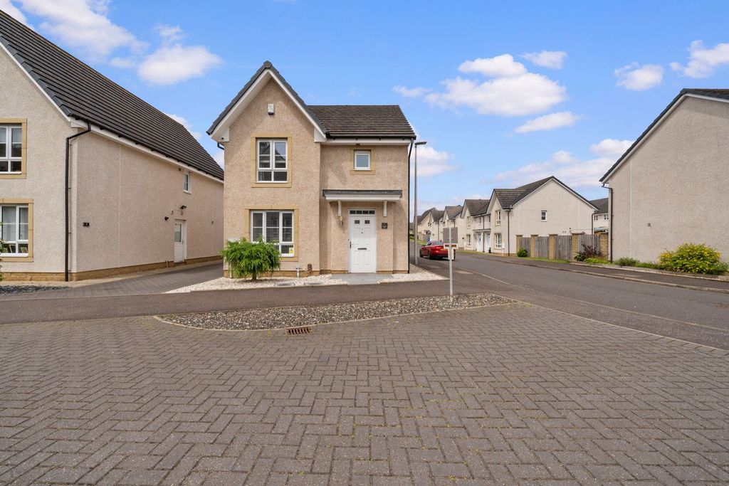 Property photo 1 of 38