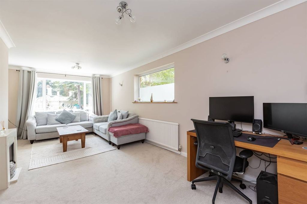 Property photo 3 of 24