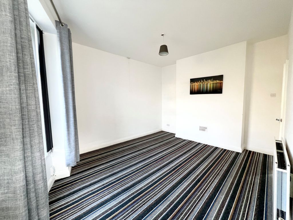 Property photo 2 of 8 Image