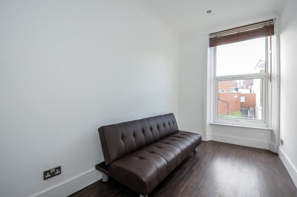 Property photo 3 of 5 Picture No. 02